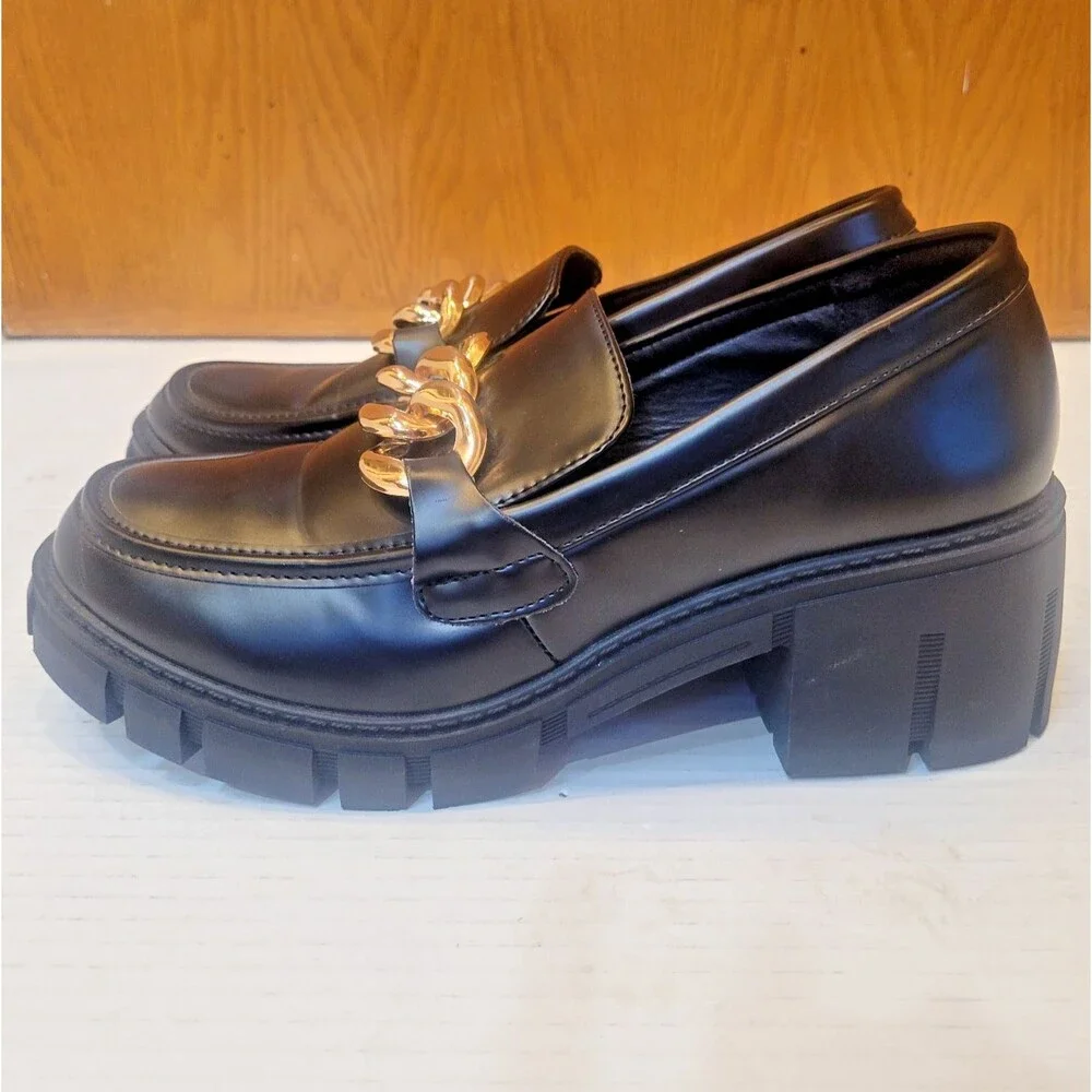 TINSTREE Platform Loafers Black Gold Chain Sz 8 Chunky Lug Sole Shoes Preppy